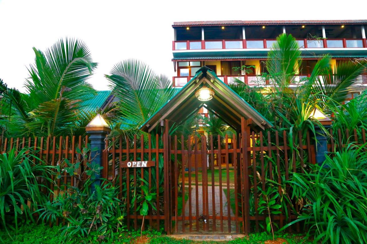 Hi Win Hotel Chilaw Eksteriør billede