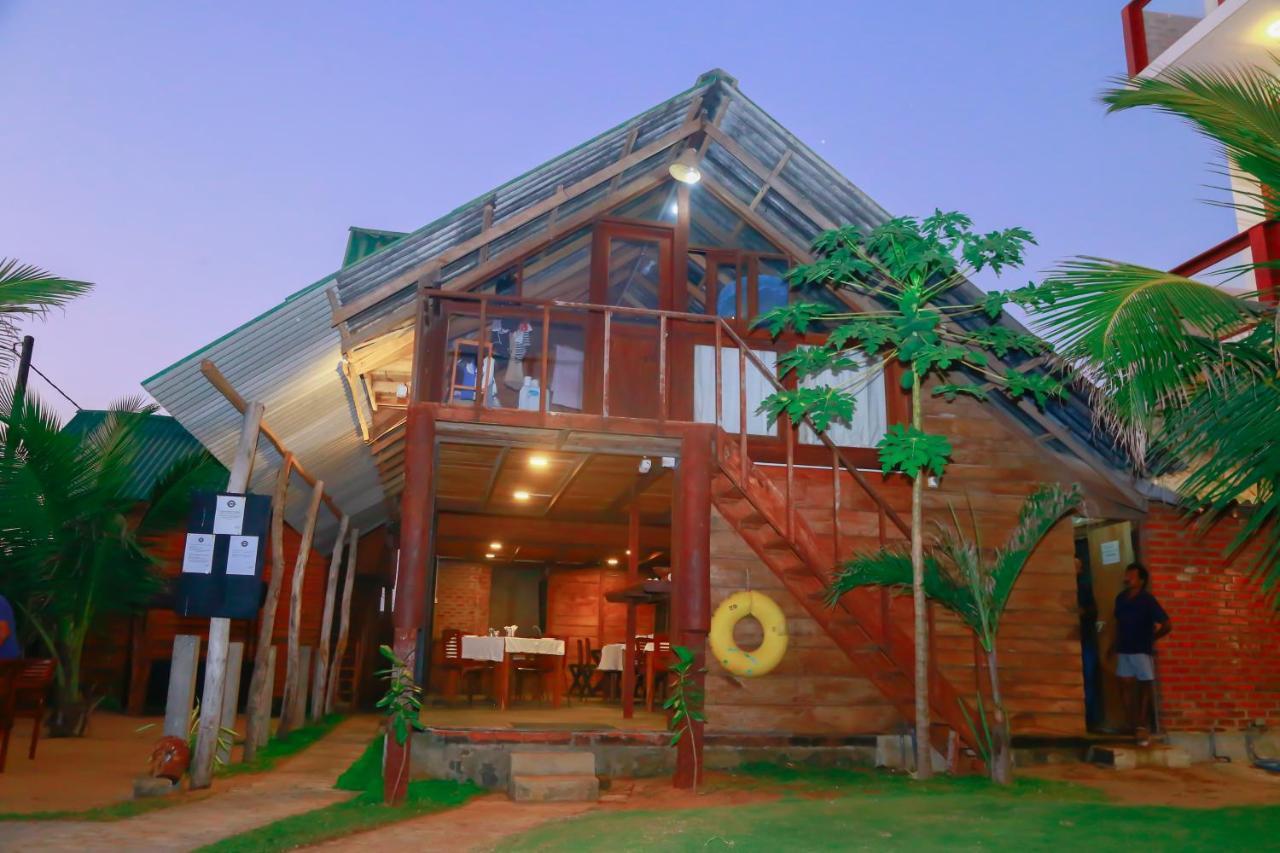 Hi Win Hotel Chilaw Eksteriør billede