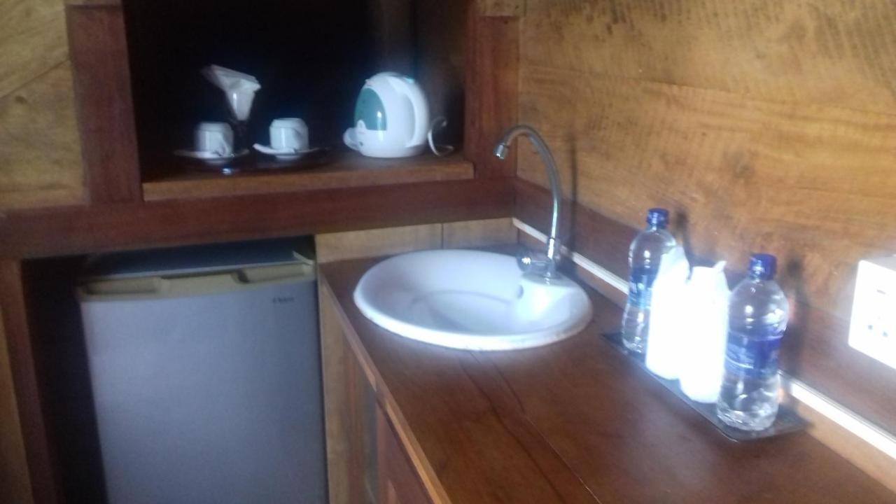 Hi Win Hotel Chilaw Eksteriør billede