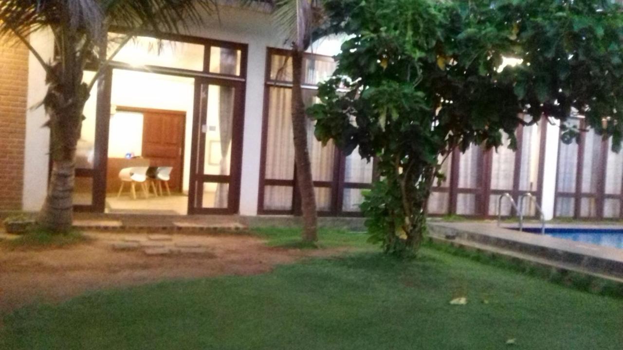 Hi Win Hotel Chilaw Eksteriør billede